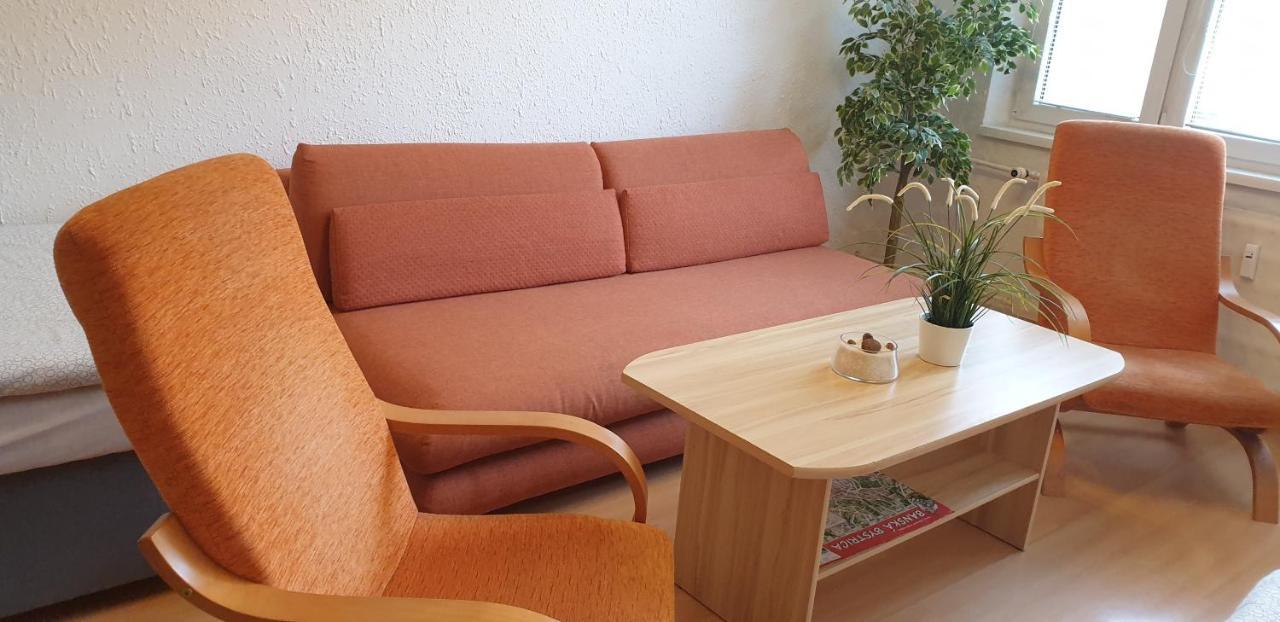 Apartman Bystrica City & Parking Banská Bystrica Exteriör bild