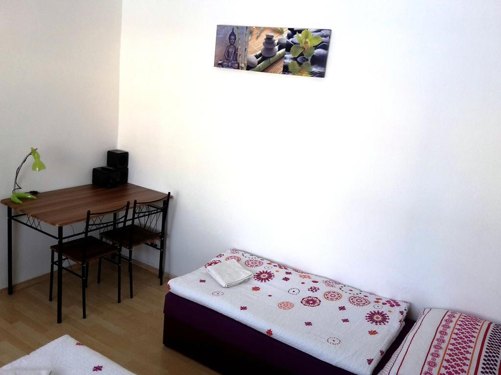 Apartman Bystrica City & Parking Banská Bystrica Exteriör bild